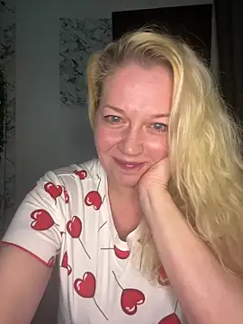 Snapshot of JenniferCarmen chatting on February 7, 2026, 12:07 am JenniferCarmen online show from February 7, 2026, 12:07 am