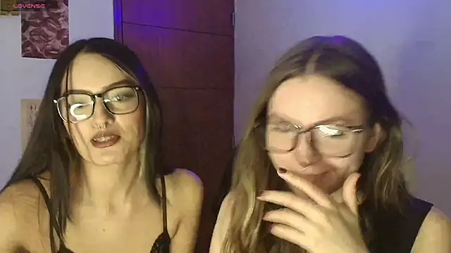 Snapshot of misstresandbonnie chatting on March 2, 2026, 2:56 am misstresandbonnie online show from March 2, 2026, 2:56 am