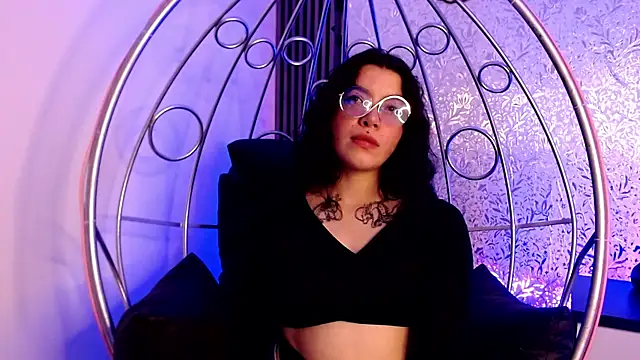 Snapshot of Lilibeth_01 chatting on December 19, 2025, 3:43 am Lilibeth 01 online show from December 19, 2025, 3:43 am