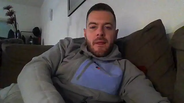 Snapshot of cheekycherryx chatting on January 18, 2026, 9:51 pm cheekycherryx online show from January 18, 2026, 9:51 pm