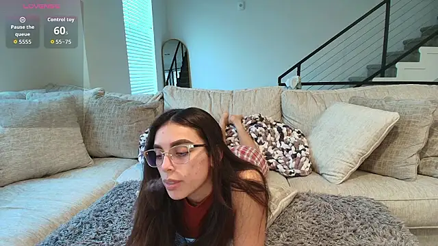 MilaSeren online show from March 14, 2026, 1:11 am