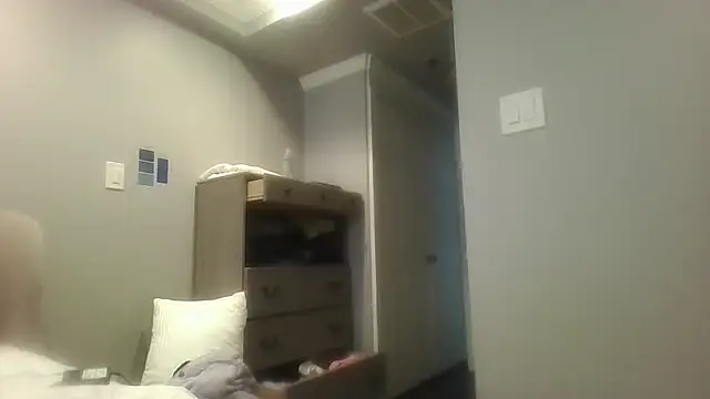 BeefyNcloudy online show from December 15, 2025, 4:13 pm