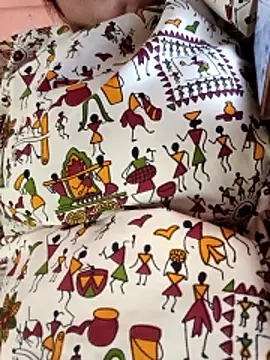 pihuu1313 online show from April 18, 2026, 2:19 pm