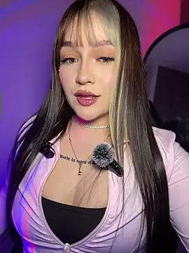Snapshot of Daniela_ruizz chatting on April 22, 2026, 11:33 pm Daniela ruizz online show from April 22, 2026, 11:33 pm