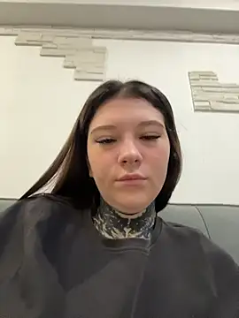 FionaMurr online show from April 1, 2026, 11:01 pm