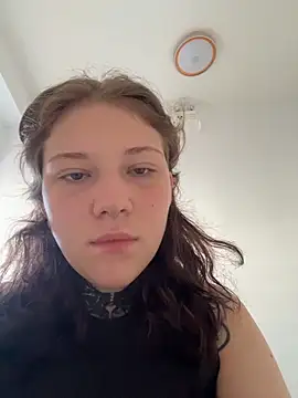 FionaMurr online show from December 21, 2025, 2:24 am