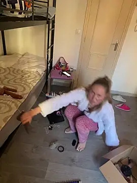 Vikml166 online show from April 7, 2026, 3:03 pm