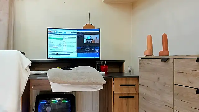 Snapshot of classy_medea chatting on February 15, 2026, 2:56 am classy medea online show from February 15, 2026, 2:56 am