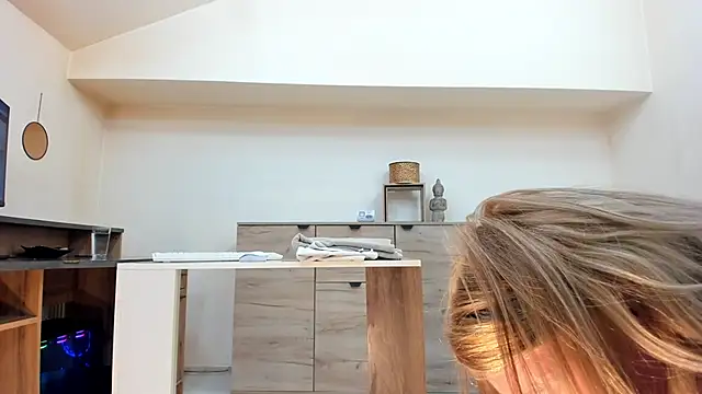 Snapshot of classy_medea chatting on February 26, 2026, 1:05 am classy medea online show from February 26, 2026, 1:05 am