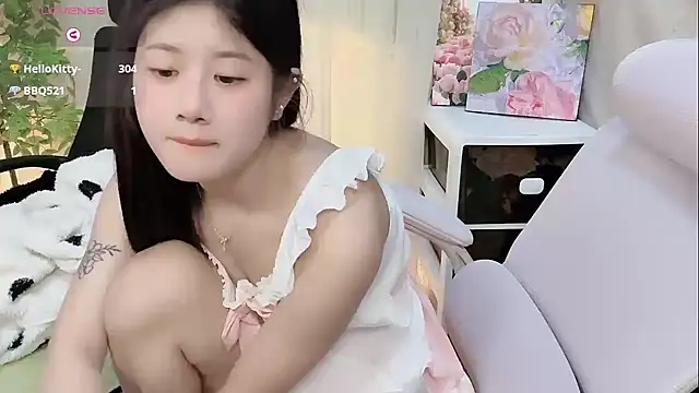 Snapshot of Yvonne-07 chatting on January 6, 2026, 9:02 am Yvonne-07 online show from January 6, 2026, 9:02 am