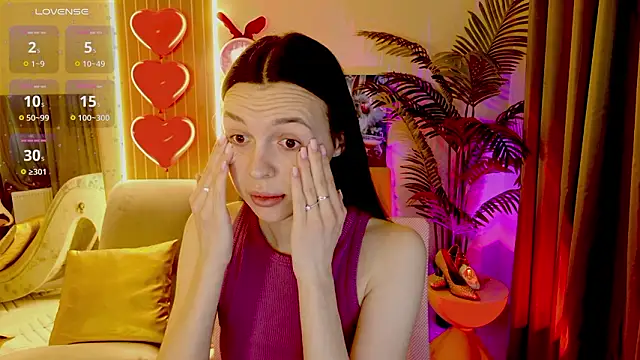 MaxinCarroll online show from February 18, 2026, 6:11 am