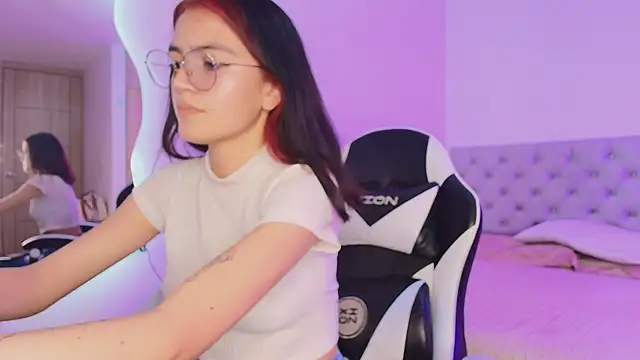 Snapshot of Celeste__star18 chatting on December 17, 2025, 8:25 pm Celeste star18 online show from December 17, 2025, 8:25 pm