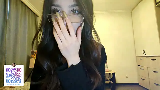 Qwami Amie online show from January 11, 2026, 10:00 am