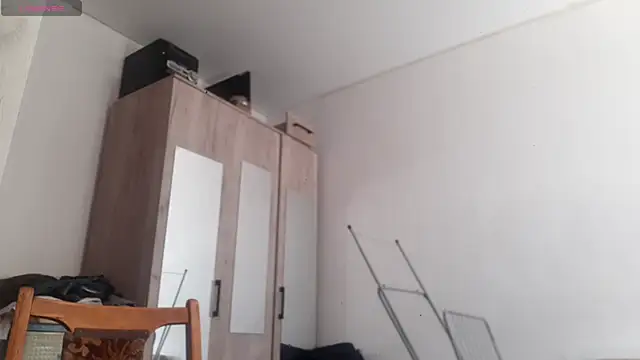 Annette meow1 online show from April 15, 2026, 6:19 am