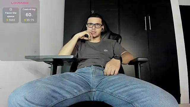 Snapshot of Liam_Mateo chatting on January 14, 2026, 3:43 am Liam Mateo online show from January 14, 2026, 3:43 am