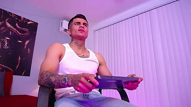 Snapshot of RyanGates_ chatting on December 17, 2025, 3:06 pm RyanGates online show from December 17, 2025, 3:06 pm