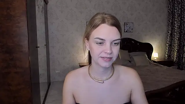 Snapshot of LunaFlinn chatting on February 6, 2026, 4:30 am LunaFlinn online show from February 6, 2026, 4:30 am