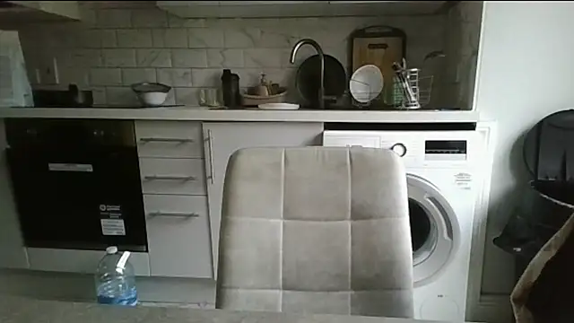 Snapshot of WildJohn_XX chatting on December 16, 2025, 11:03 am WildJohn XX online show from December 16, 2025, 11:03 am