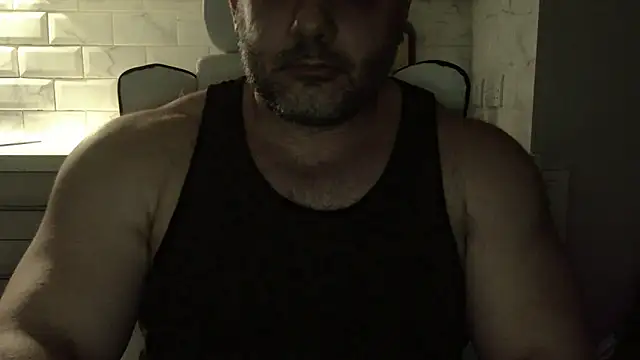 Snapshot of WildJohn_XX chatting on December 17, 2025, 10:26 pm WildJohn XX online show from December 17, 2025, 10:26 pm