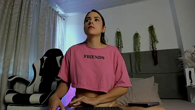 JulietaSnow online show from March 14, 2026, 4:46 pm