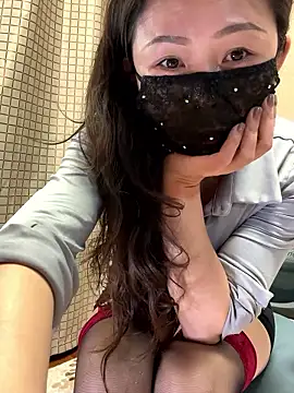 Snapshot of kikiooo11 chatting on December 18, 2025, 12:42 pm kikiooo11 online show from December 18, 2025, 12:42 pm