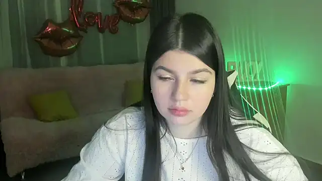 Snapshot of KisaModel chatting on April 21, 2026, 8:48 pm KisaModel online show from April 21, 2026, 8:48 pm