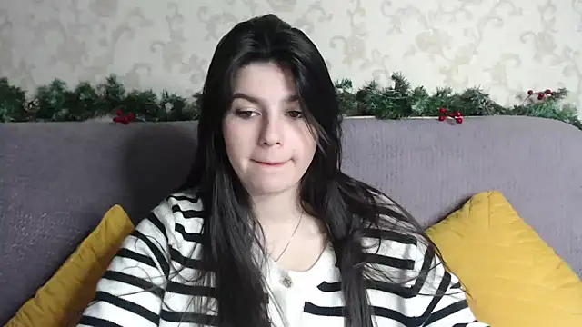 Snapshot of KisaModel chatting on February 1, 2026, 9:35 pm KisaModel online show from February 1, 2026, 9:35 pm