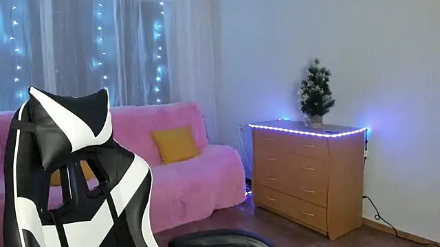 Snapshot of KisaModel chatting on January 6, 2026, 1:42 am KisaModel online show from January 6, 2026, 1:42 am