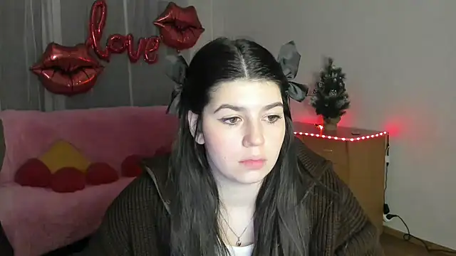 Snapshot of KisaModel chatting on February 16, 2026, 4:27 pm KisaModel online show from February 16, 2026, 4:27 pm