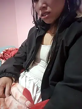 Layyla99 online show from December 18, 2025, 5:39 pm