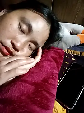 Snapshot of -myaa- chatting on December 14, 2025, 11:21 pm -myaa- online show from December 14, 2025, 11:21 pm