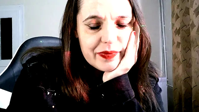 Eva-Meri online show from December 14, 2025, 1:49 pm