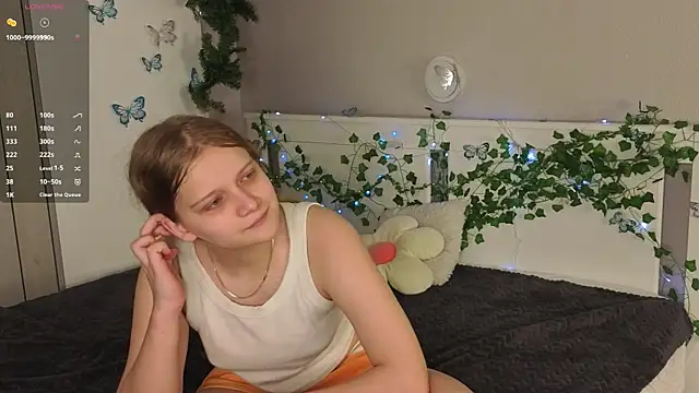 HazeElariel online show from April 3, 2026, 3:18 pm