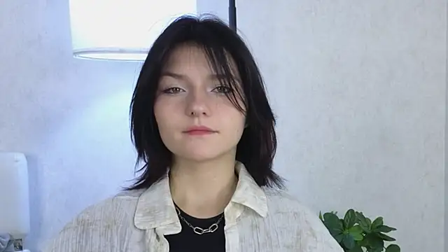 Snapshot of NyraVesperis chatting on June 2, 2026, 6:46 am NyraVesperis online show from June 2, 2026, 6:46 am