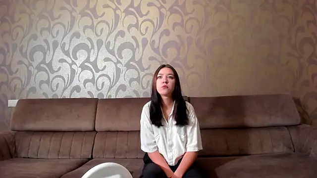 ReneeRehnert online show from December 16, 2025, 6:39 am