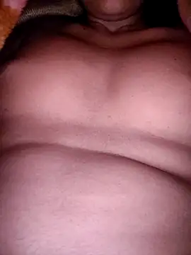 Snapshot of khusi__2004 chatting on December 16, 2025, 4:55 pm khusi 2004 online show from December 16, 2025, 4:55 pm