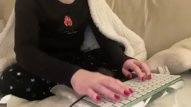 ijustturned18today online show from December 21, 2025, 9:59 pm