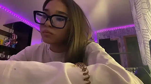 Snapshot of Ronnni_Schmidt chatting on December 18, 2025, 11:25 am Ronnni Schmidt online show from December 18, 2025, 11:25 am