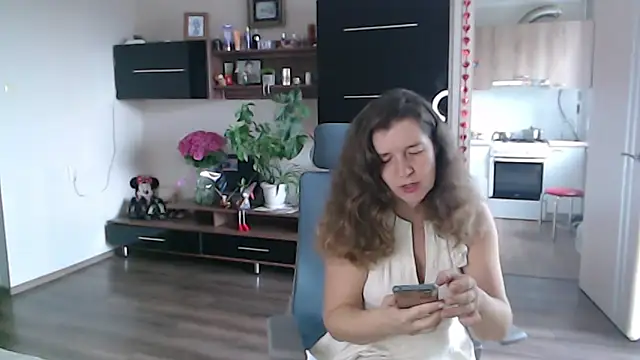Snapshot of SofiaBoone chatting on February 14, 2026, 7:19 am SofiaBoone online show from February 14, 2026, 7:19 am