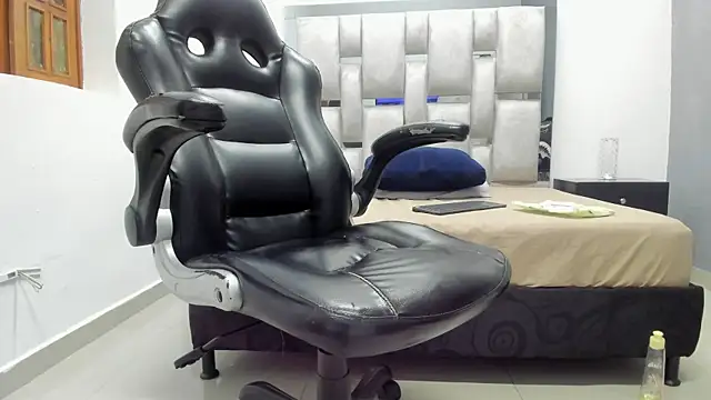 khris  evans online show from April 16, 2026, 11:33 am