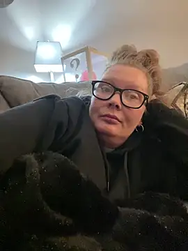 kissmyarch online show from December 20, 2025, 12:35 am