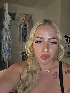 Bellareenaaa online show from July 28, 2026, 8:23 pm