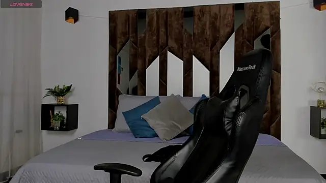 J king   online show from April 8, 2026, 11:17 pm