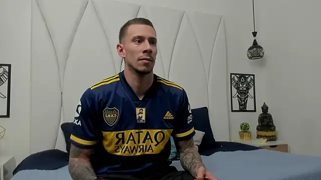 Snapshot of J_king__ chatting on January 15, 2026, 9:51 pm J king online show from January 15, 2026, 9:51 pm