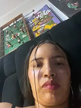 Snapshot of liliymike19 chatting on December 19, 2025, 2:15 am liliymike19 online show from December 19, 2025, 2:15 am