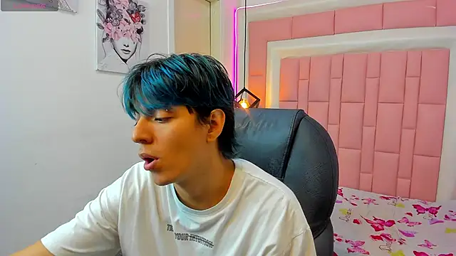 Snapshot of CodyTaylor_ chatting on December 17, 2025, 12:54 pm CodyTaylor online show from December 17, 2025, 12:54 pm