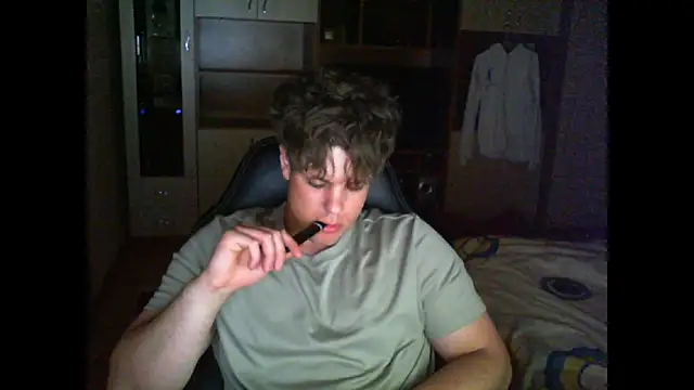 Snapshot of GymGuy0505 chatting on May 6, 2026, 10:25 pm GymGuy0505 online show from May 6, 2026, 10:25 pm