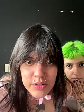 Snapshot of diezinha chatting on December 17, 2025, 6:57 pm diezinha online show from December 17, 2025, 6:57 pm