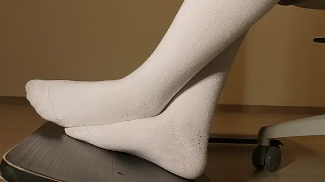 Snapshot of Feetbeth chatting on July 20, 2026, 2:19 am Feetbeth online show from July 20, 2026, 2:19 am
