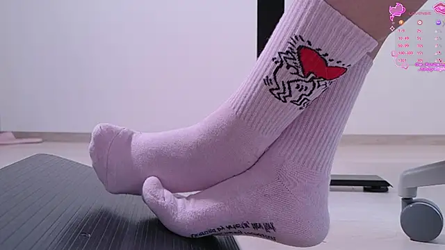 Snapshot of Feetbeth chatting on May 18, 2026, 9:52 pm Feetbeth online show from May 18, 2026, 9:52 pm